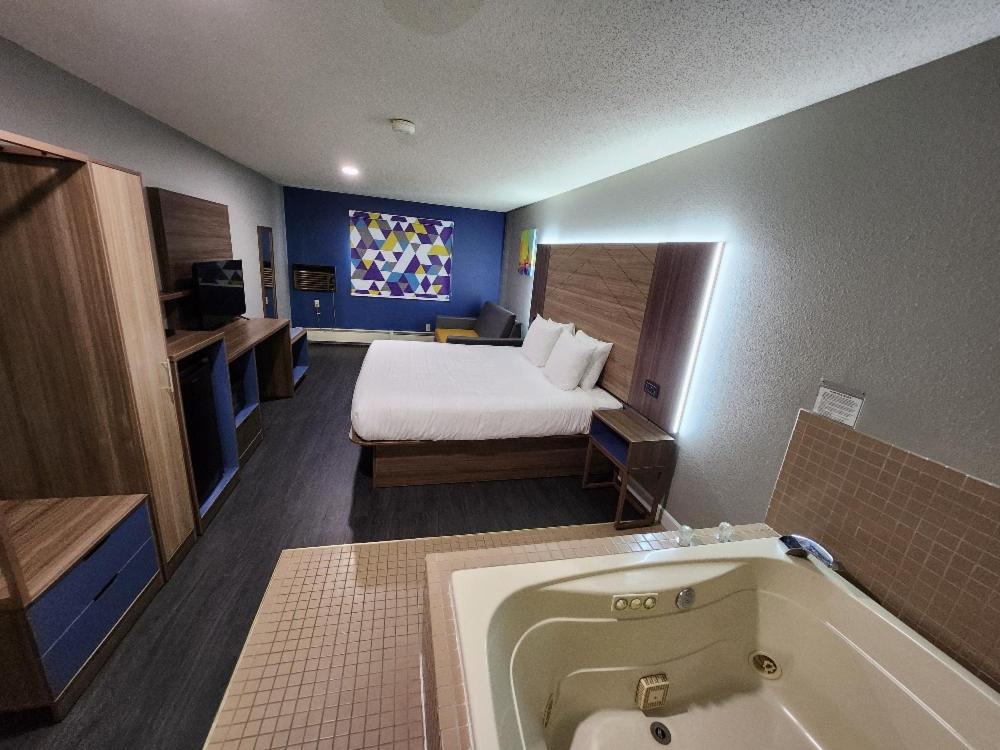 Motel Super 8 By Wyndham Hayward Wi Extérieur photo