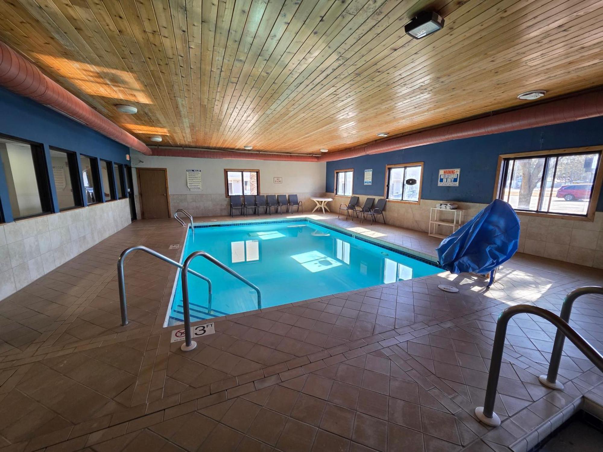 Motel Super 8 By Wyndham Hayward Wi Extérieur photo