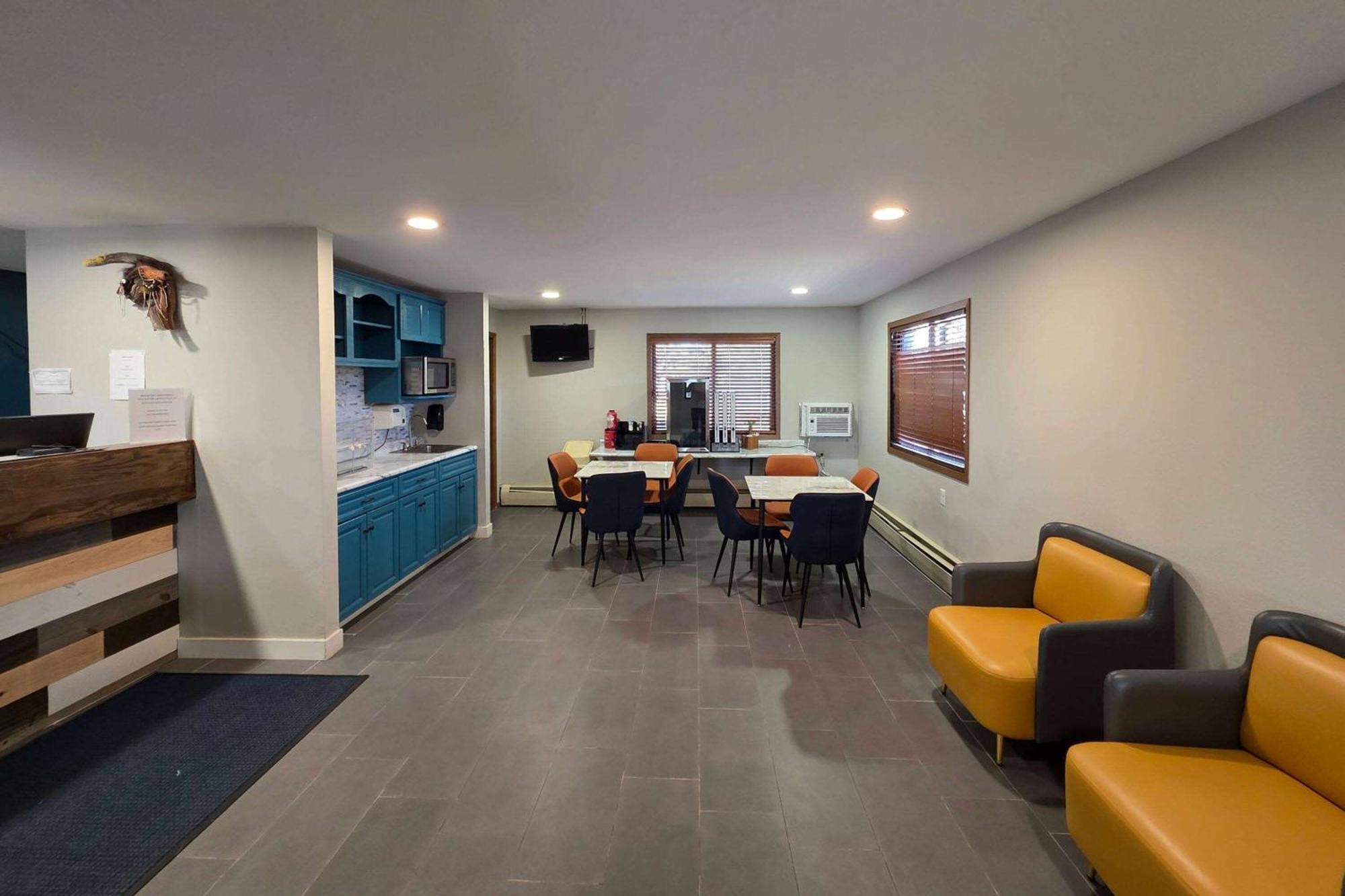 Motel Super 8 By Wyndham Hayward Wi Extérieur photo